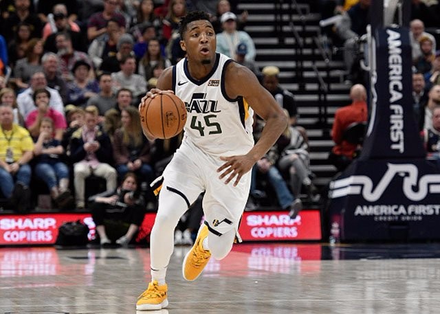 而反对者则 而反对者则