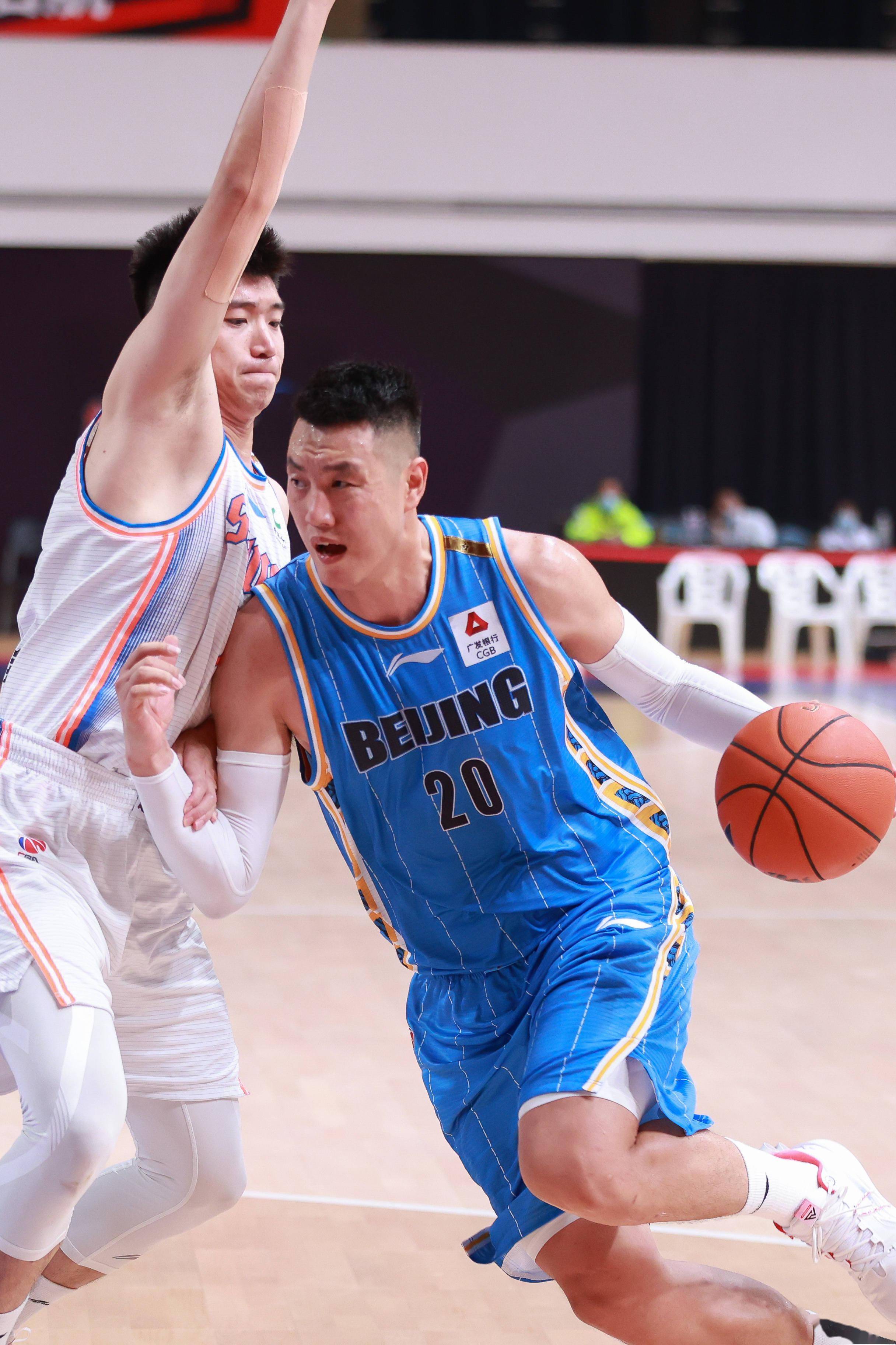 但凭借顽强 但凭借顽强